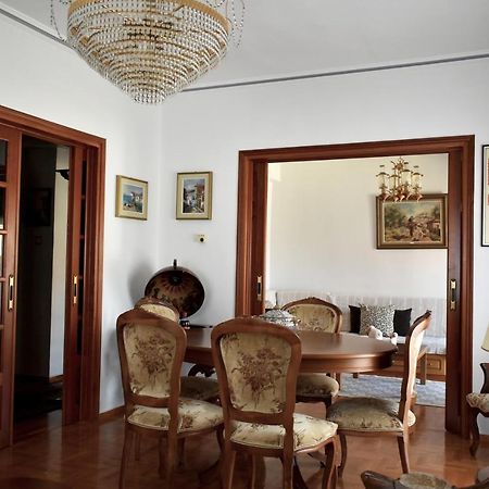 Κεντρικό Και Ευρύχωρο Οροφοδιαμέρισμα 卡斯托里亚 外观 照片